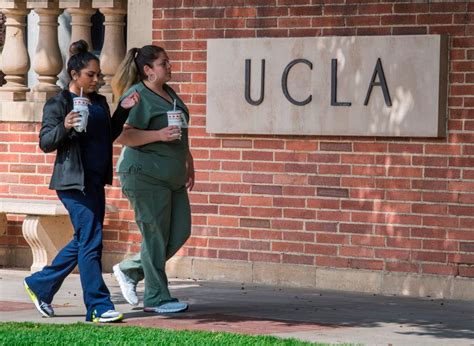 UC schools admit record number of California applicants; Latino students lead the pack